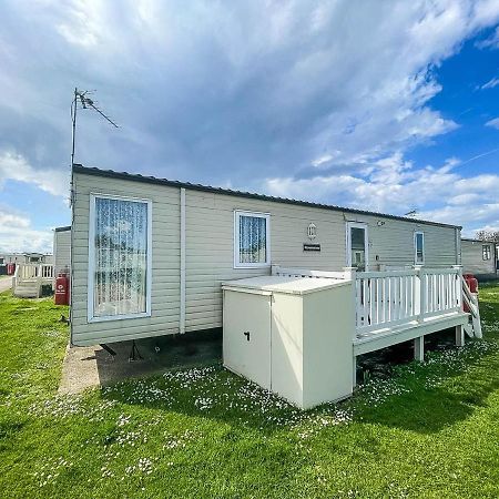 Lovely Caravan With Decking At Heacham Beach In Norfolk, Sleeps 6 Ref 21020C ภายนอก รูปภาพ