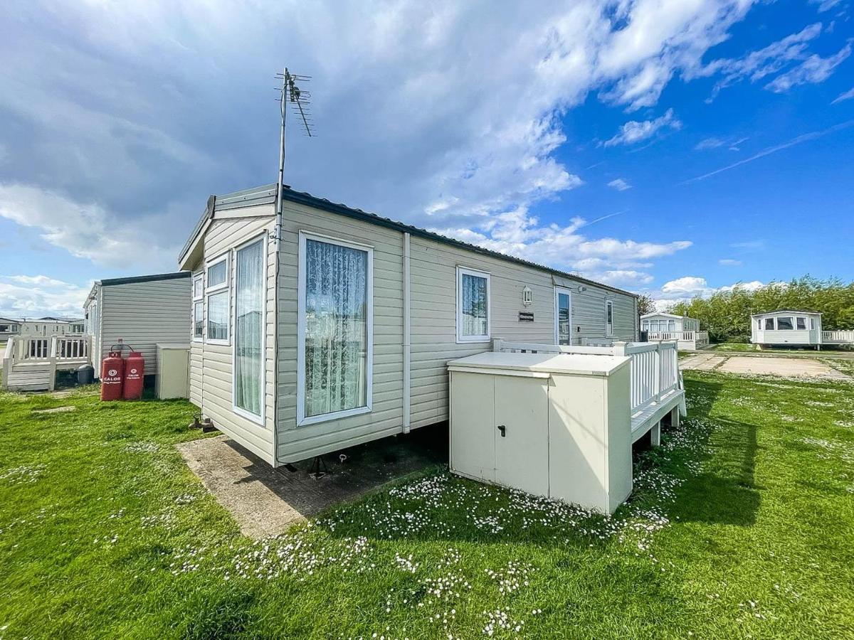 Lovely Caravan With Decking At Heacham Beach In Norfolk, Sleeps 6 Ref 21020C ภายนอก รูปภาพ