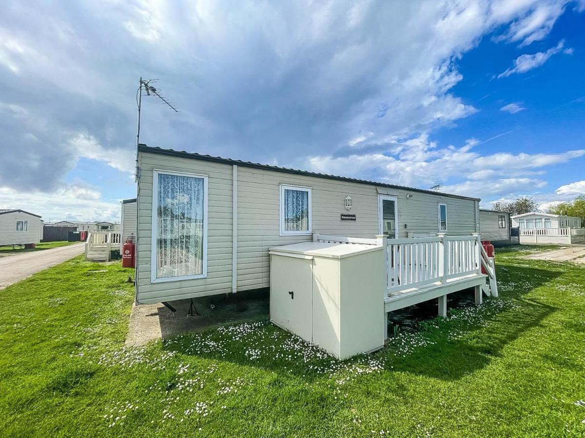 Lovely Caravan With Decking At Heacham Beach In Norfolk, Sleeps 6 Ref 21020C ภายนอก รูปภาพ